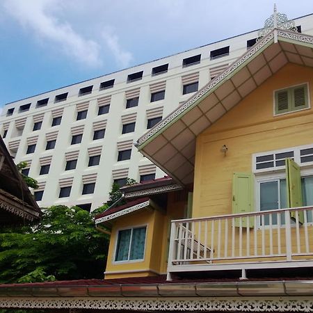 Panida Suite Hotel Бангкок Экстерьер фото